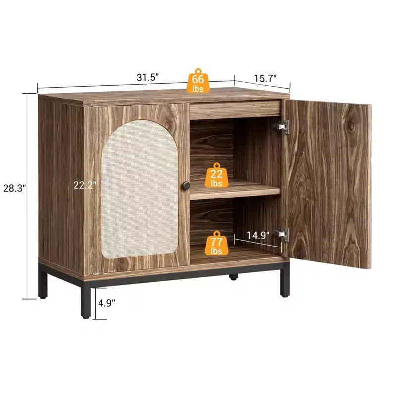 Credenza in rattan con ante in rattan e ripiani regolabili