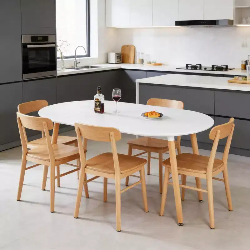 Tavolo da pranzo allungabile con gambe in legno e piano in MDF