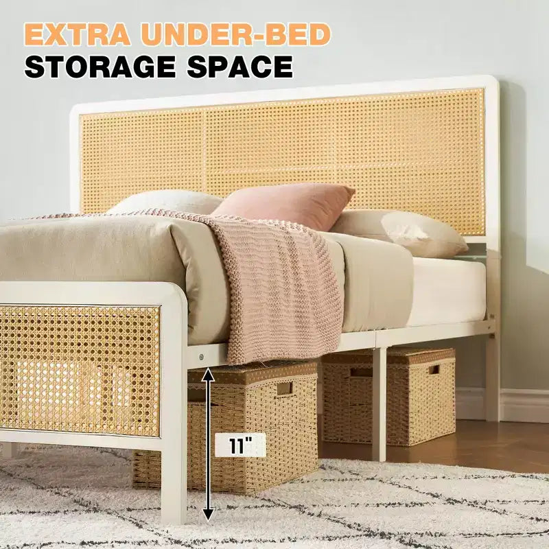 Struttura letto a piattaforma in rattan con testiera, moderno stile boho in canna