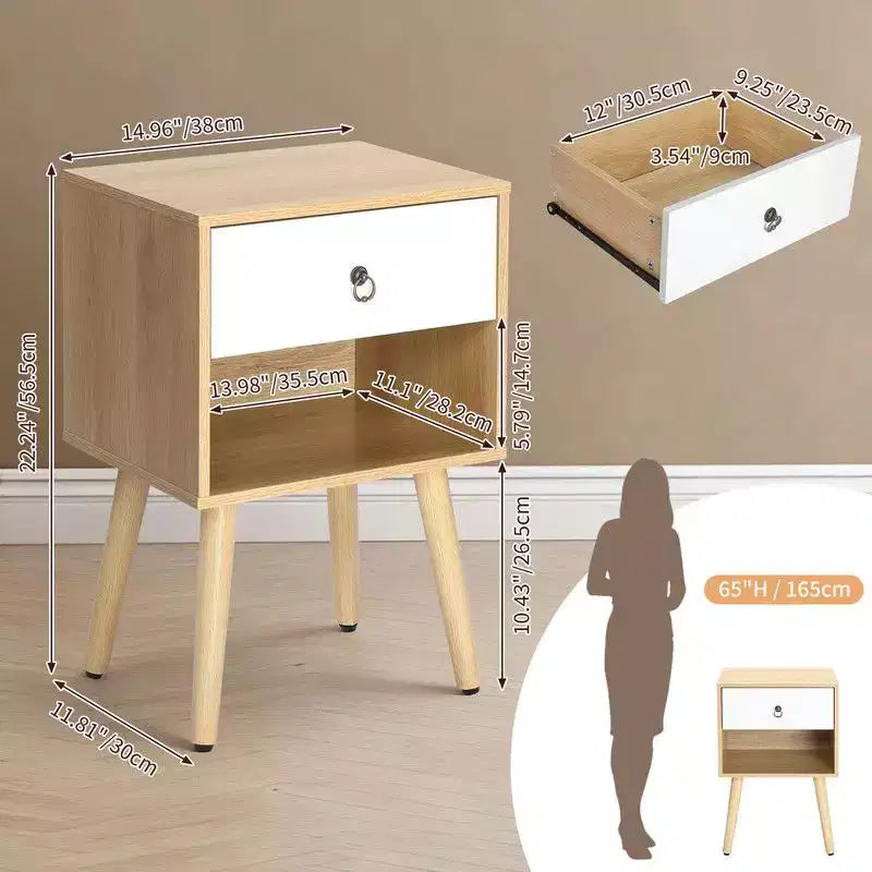 Comodino in rovere bianco con gambe robuste e maniglia ad anello